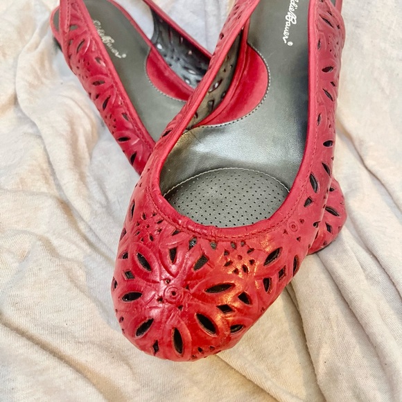 Eddie Bauer cutout red flats / slingback - Picture 3 of 5
